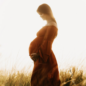 ma-grossesse-au-naturel-accompagnement-en-naturopathie-bien-être-femme-enceinte-réflexologie-plantaire-naturopathe-réflexologue-enfant-au-naturel